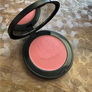 Melt cosmetics creamy blushlight in pink sands